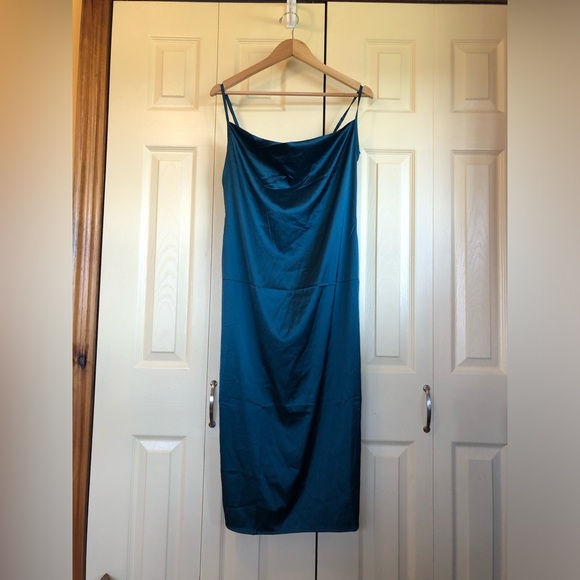 Cowl neck emerald green slip dress - Picture 1 of 4